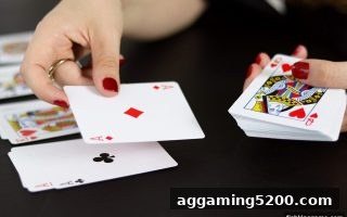 从捕鱼王游戏看推牌九与炸金花的心理博弈：掌控、偏差与理性边界